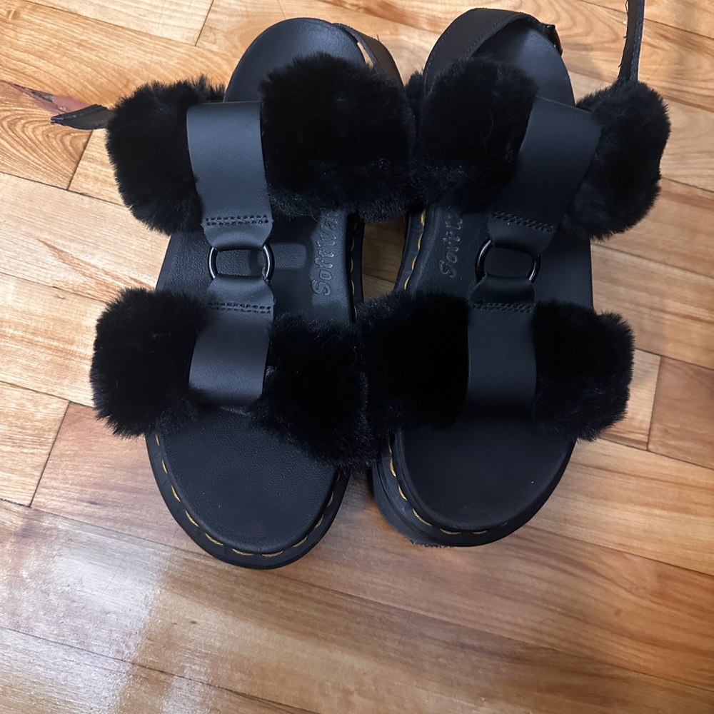 Dr Martens fluffy sandals